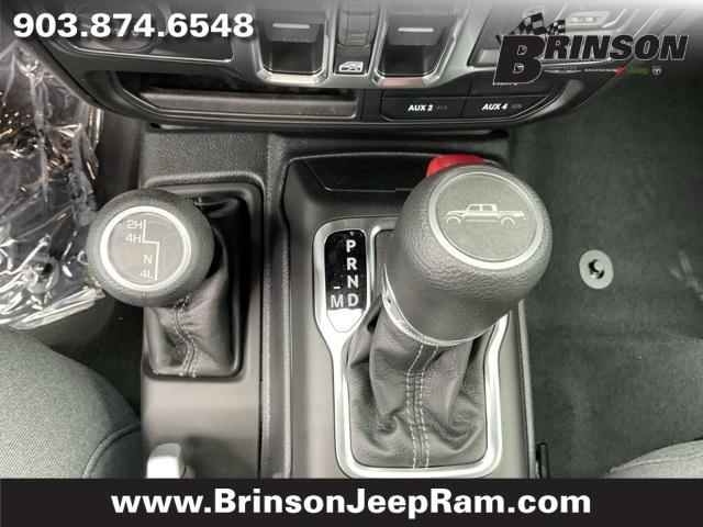 new 2025 Jeep Gladiator car, priced at $37,905