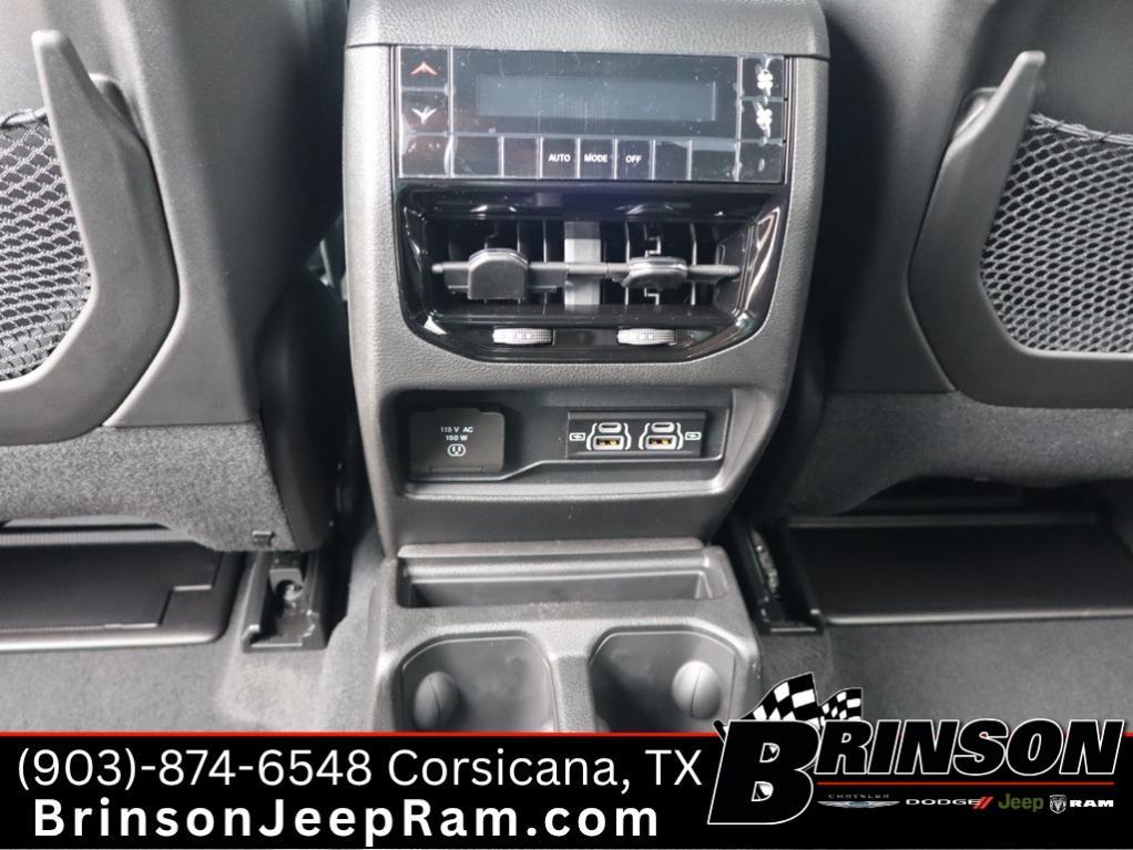 new 2025 Jeep Grand Cherokee L car, priced at $40,077