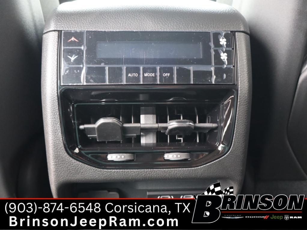 new 2025 Jeep Grand Cherokee L car, priced at $40,077