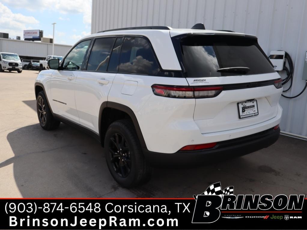 new 2025 Jeep Grand Cherokee car, priced at $37,730