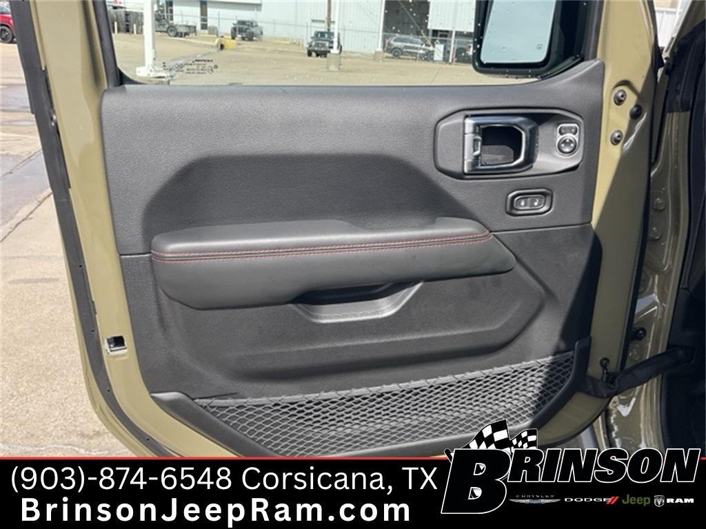 new 2025 Jeep Gladiator car, priced at $51,744