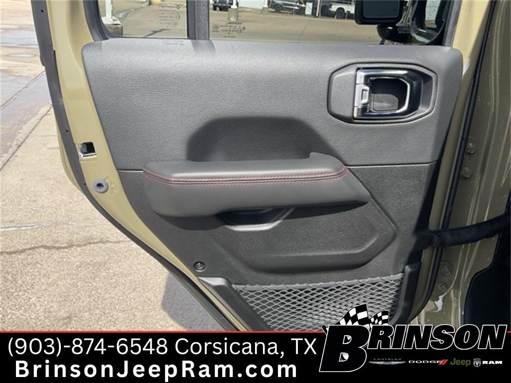 new 2025 Jeep Gladiator car, priced at $51,744