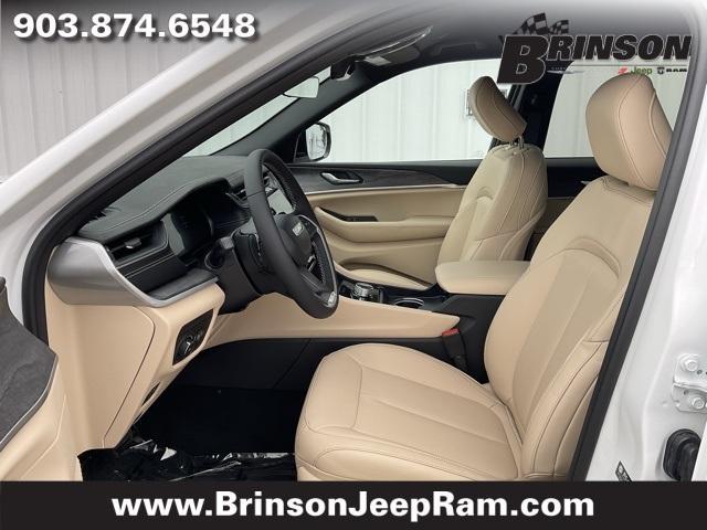 new 2025 Jeep Grand Cherokee car, priced at $41,600