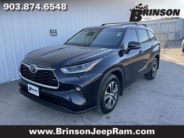 used 2021 Toyota Highlander car, priced at $29,495