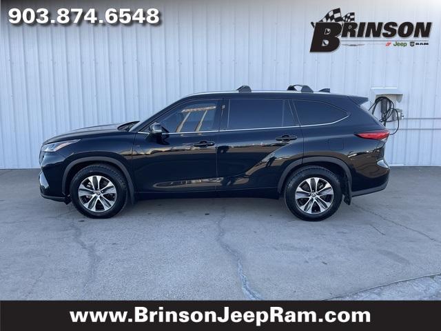 used 2021 Toyota Highlander car, priced at $29,495