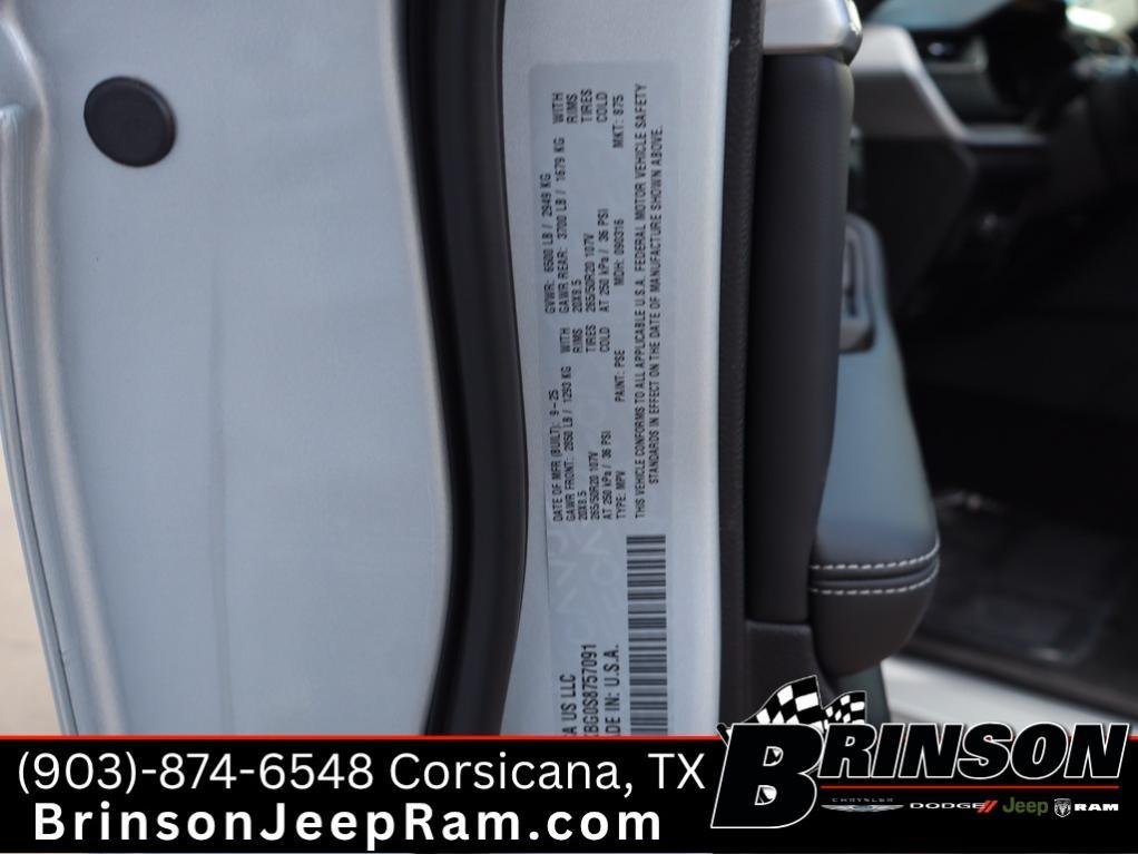 new 2025 Jeep Grand Cherokee L car, priced at $47,497