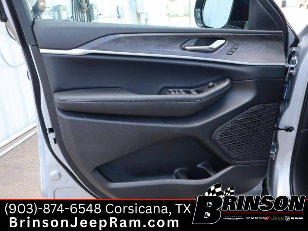 new 2025 Jeep Grand Cherokee L car, priced at $47,497