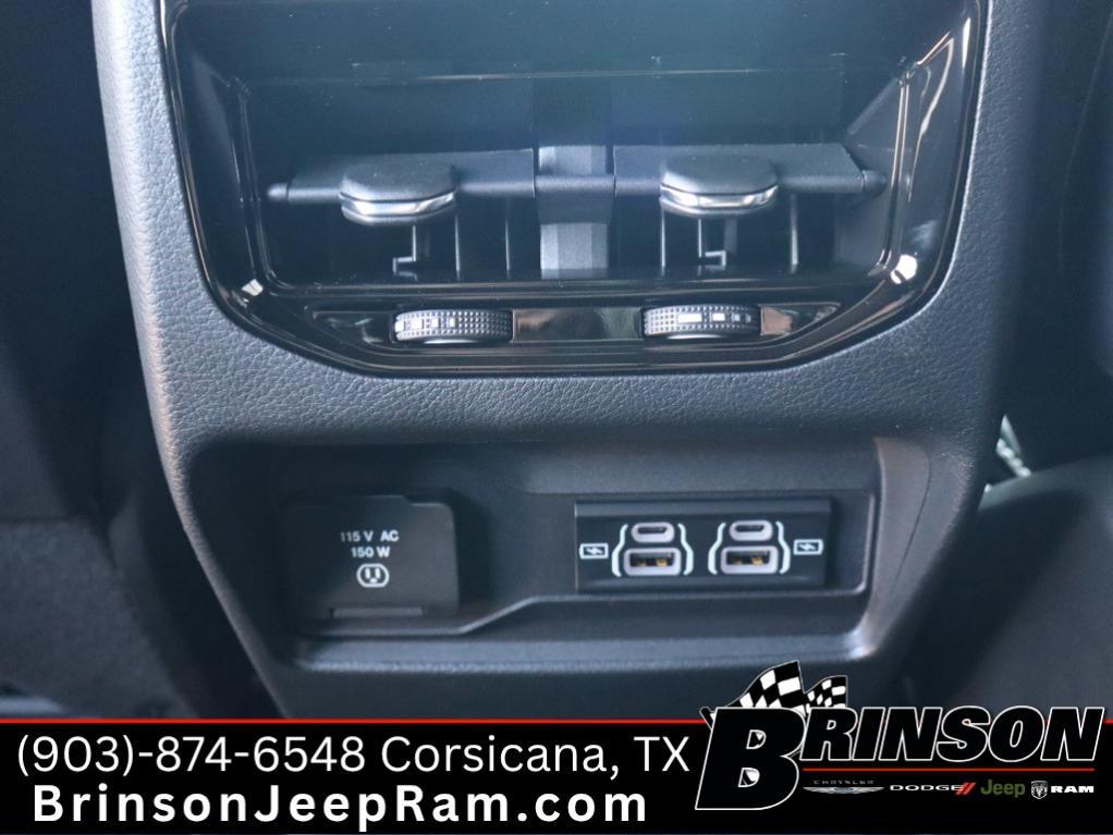 new 2025 Jeep Grand Cherokee car, priced at $37,347