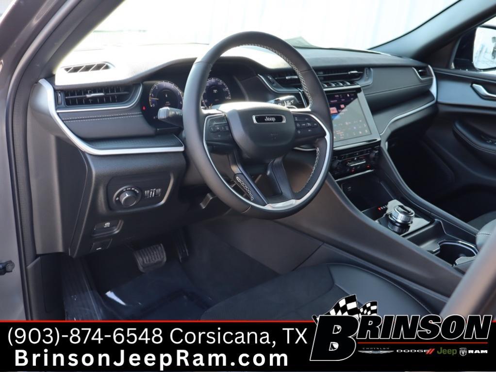 new 2025 Jeep Grand Cherokee car, priced at $37,347