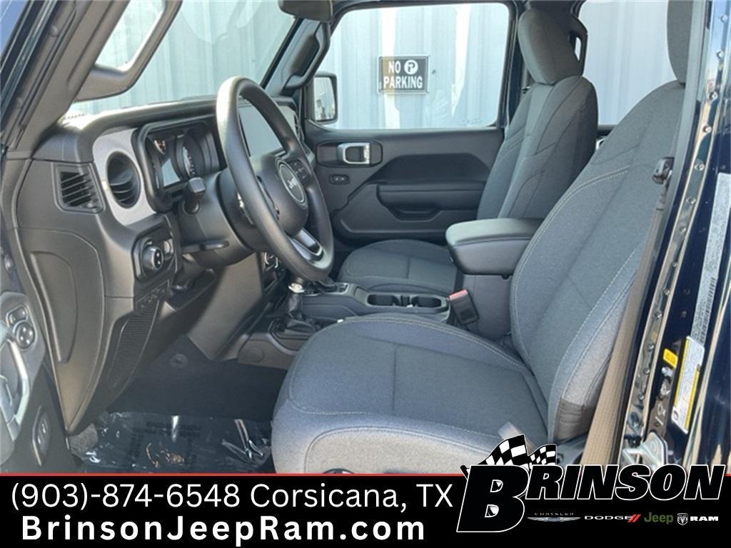new 2025 Jeep Gladiator car, priced at $40,700