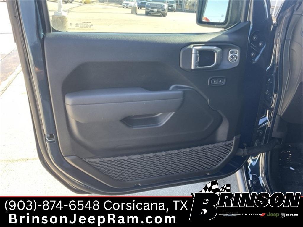 new 2025 Jeep Gladiator car, priced at $40,700