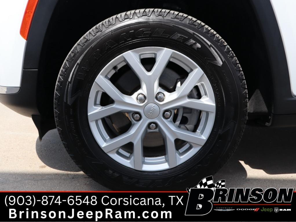 used 2023 Jeep Grand Cherokee L car, priced at $30,890