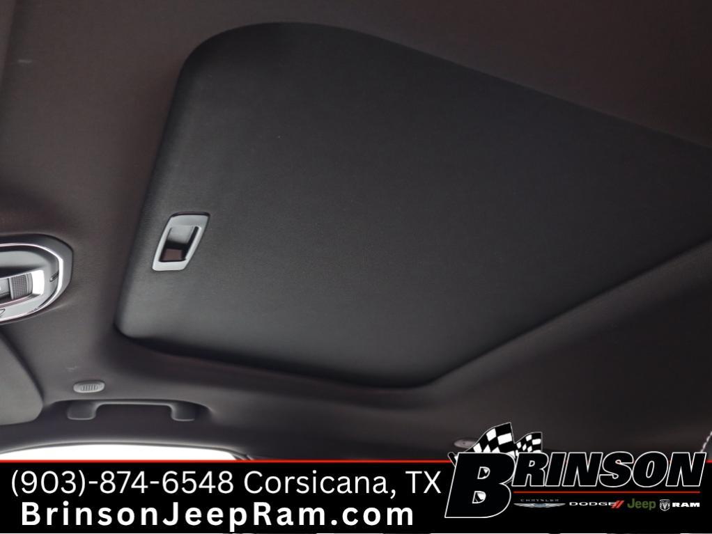 new 2025 Jeep Grand Cherokee car, priced at $38,737