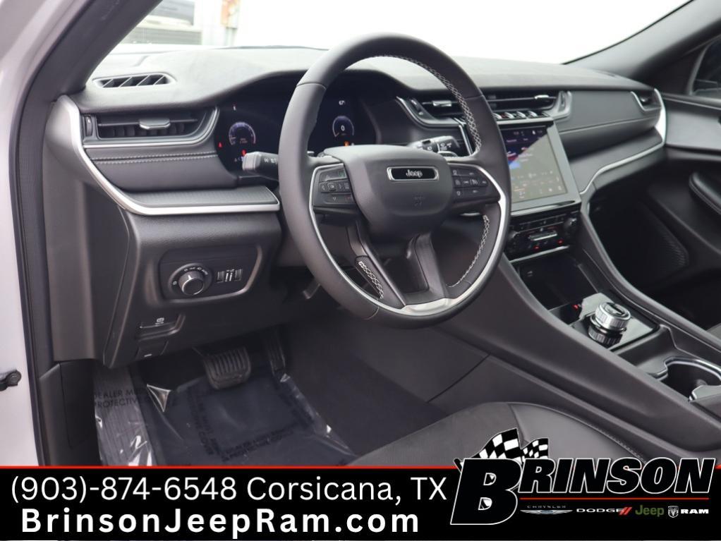 new 2025 Jeep Grand Cherokee car, priced at $38,737