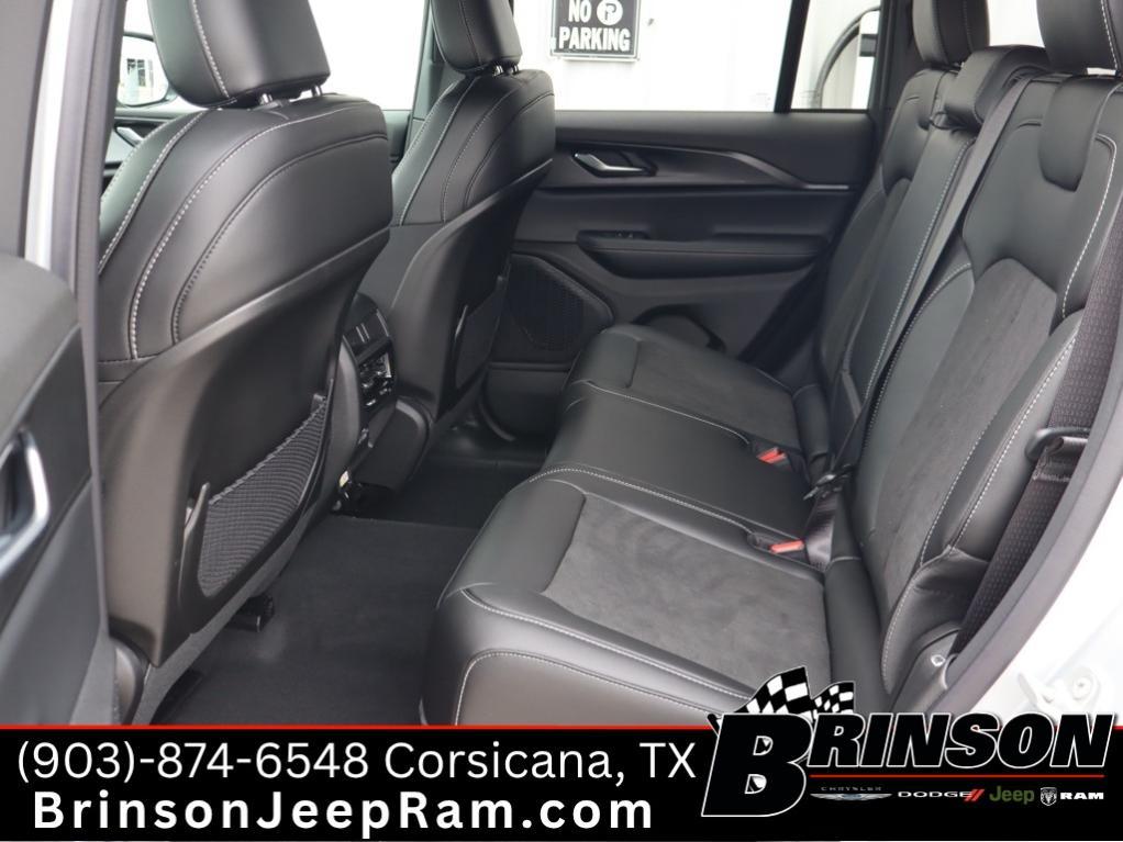 new 2025 Jeep Grand Cherokee car, priced at $38,737