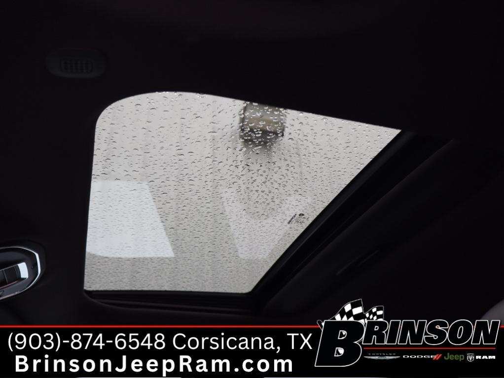 new 2025 Jeep Grand Cherokee car, priced at $38,737