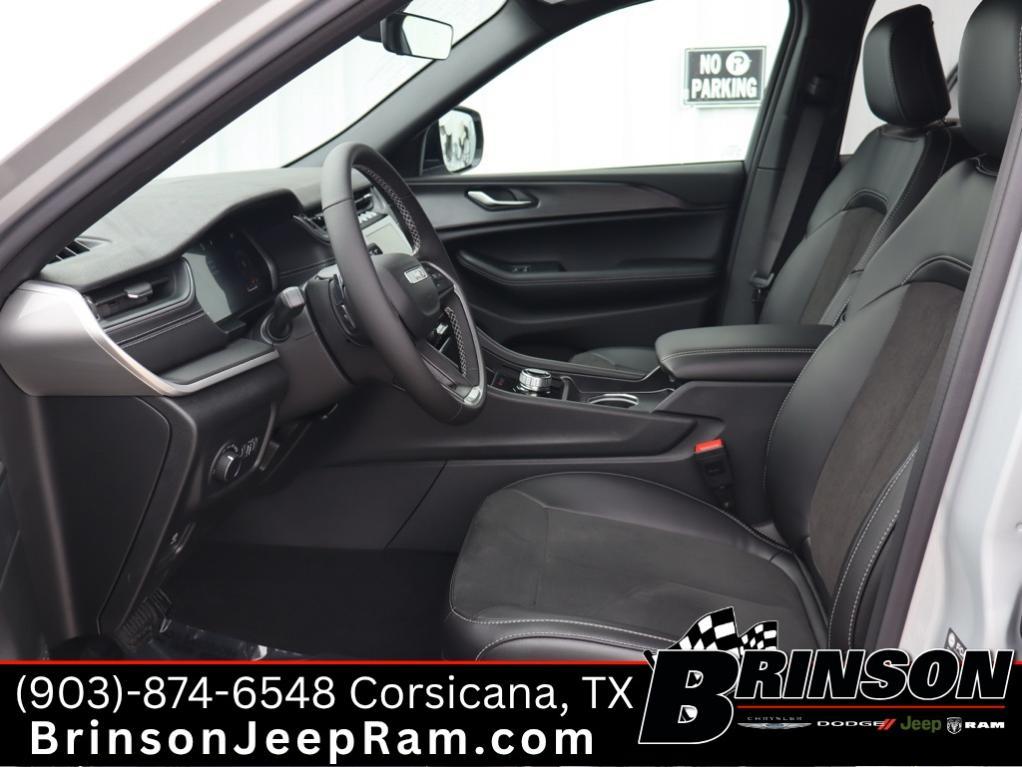 new 2025 Jeep Grand Cherokee car, priced at $38,737