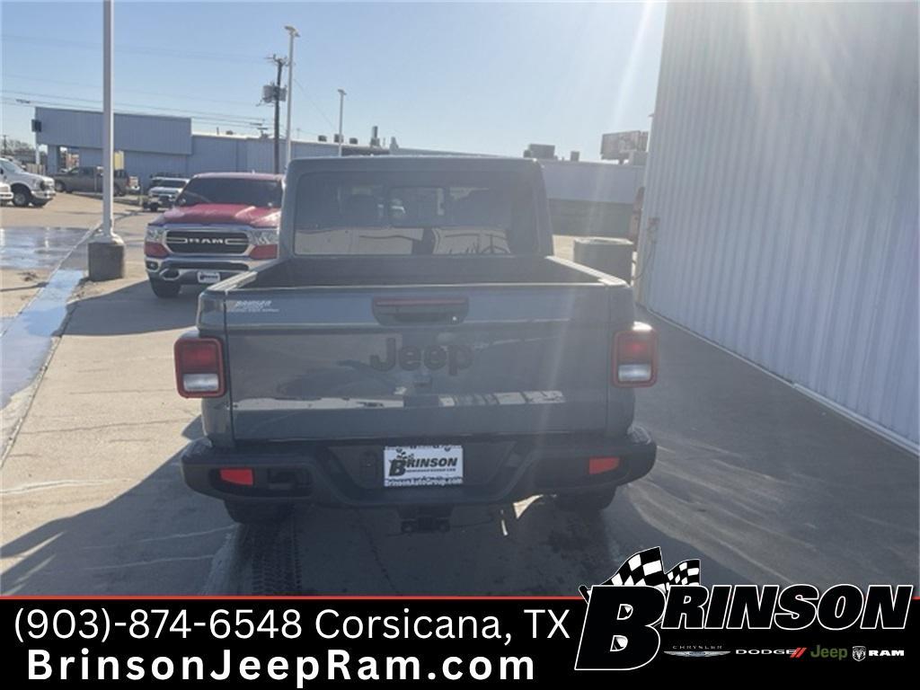 new 2025 Jeep Gladiator car, priced at $40,234