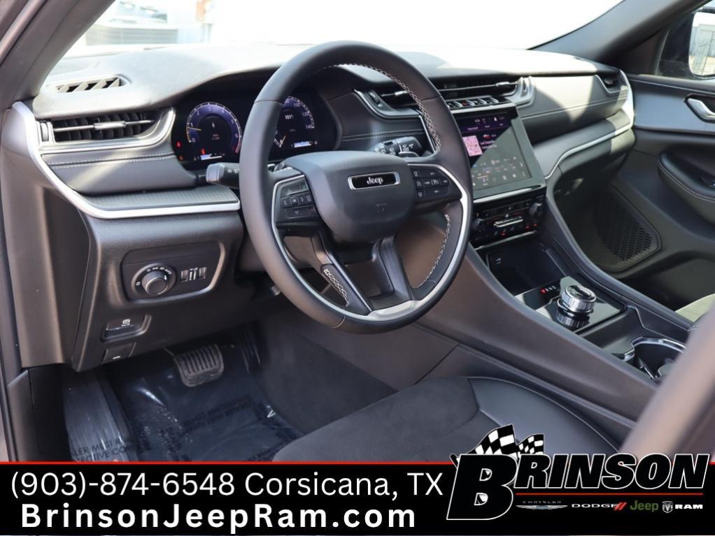 new 2025 Jeep Grand Cherokee car, priced at $37,871