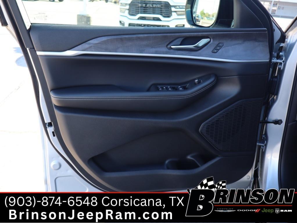 new 2025 Jeep Grand Cherokee L car, priced at $49,497