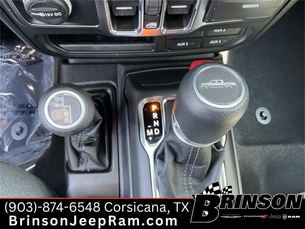 new 2025 Jeep Gladiator car, priced at $39,192
