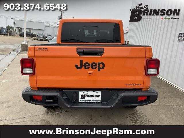 new 2025 Jeep Gladiator car, priced at $41,694
