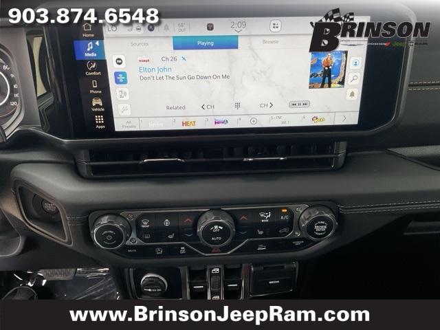 new 2025 Jeep Gladiator car, priced at $41,694