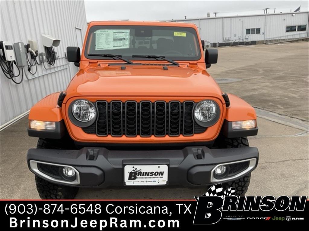 new 2025 Jeep Gladiator car, priced at $41,438