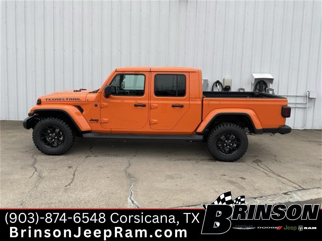 new 2025 Jeep Gladiator car, priced at $41,438