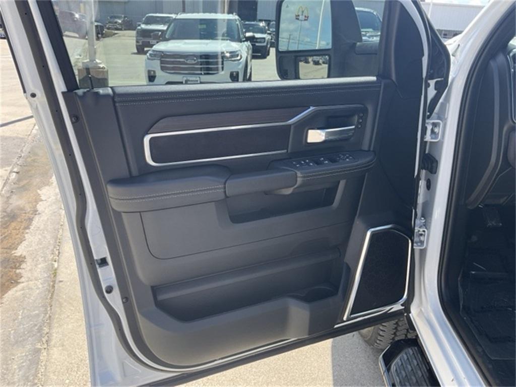 new 2025 Ram 2500 car, priced at $76,981