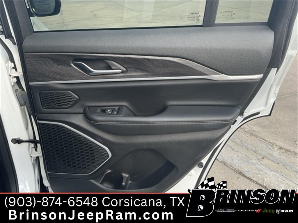 used 2022 Jeep Grand Cherokee car, priced at $29,100
