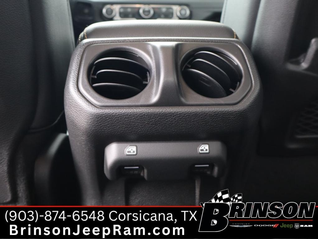 new 2025 Jeep Gladiator car, priced at $42,747