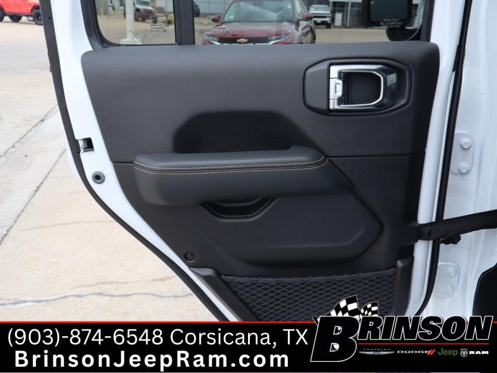 new 2025 Jeep Gladiator car, priced at $42,747