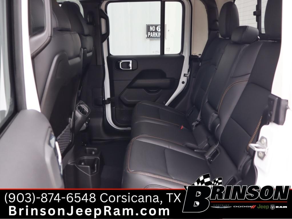 new 2025 Jeep Gladiator car, priced at $42,747