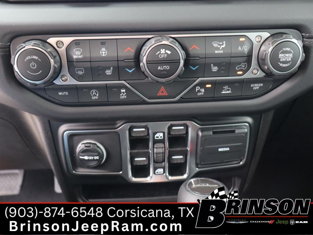 new 2025 Jeep Gladiator car, priced at $42,747