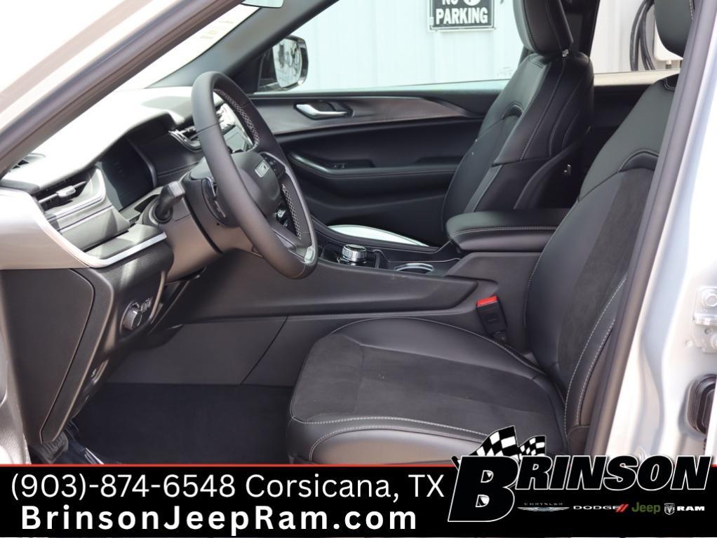 new 2025 Jeep Grand Cherokee L car, priced at $41,072