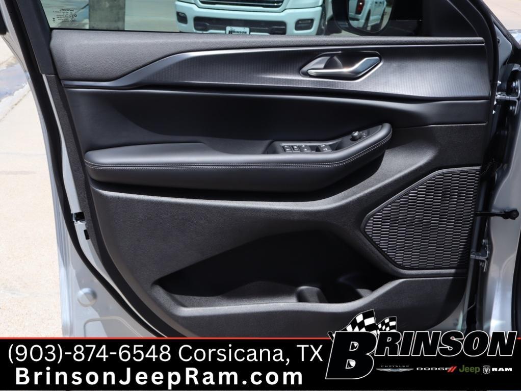 new 2025 Jeep Grand Cherokee L car, priced at $41,072