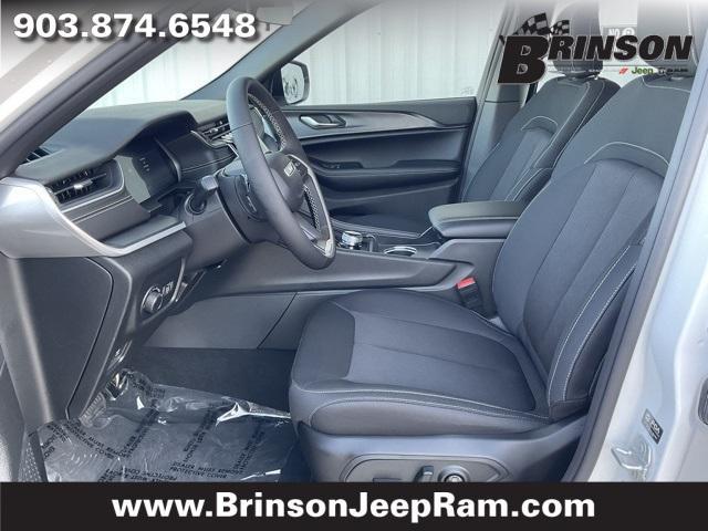 new 2025 Jeep Grand Cherokee car, priced at $37,625