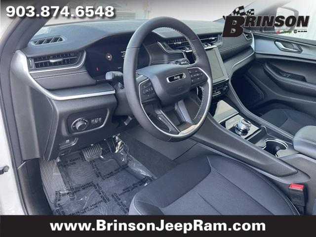 new 2025 Jeep Grand Cherokee car, priced at $37,625