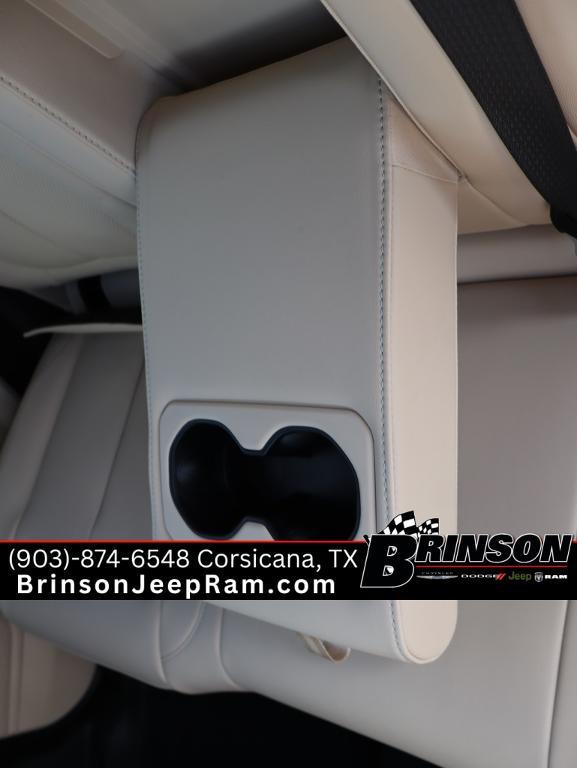 new 2025 Jeep Grand Cherokee car, priced at $44,547