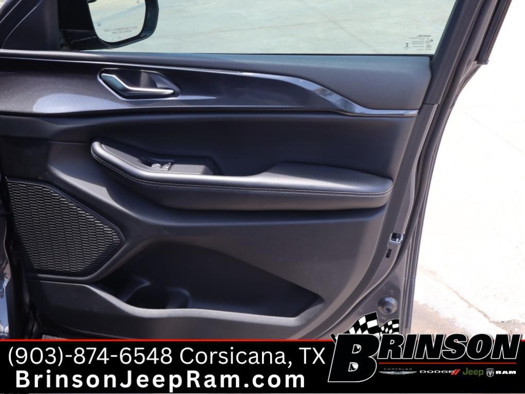 used 2023 Jeep Grand Cherokee car, priced at $25,756