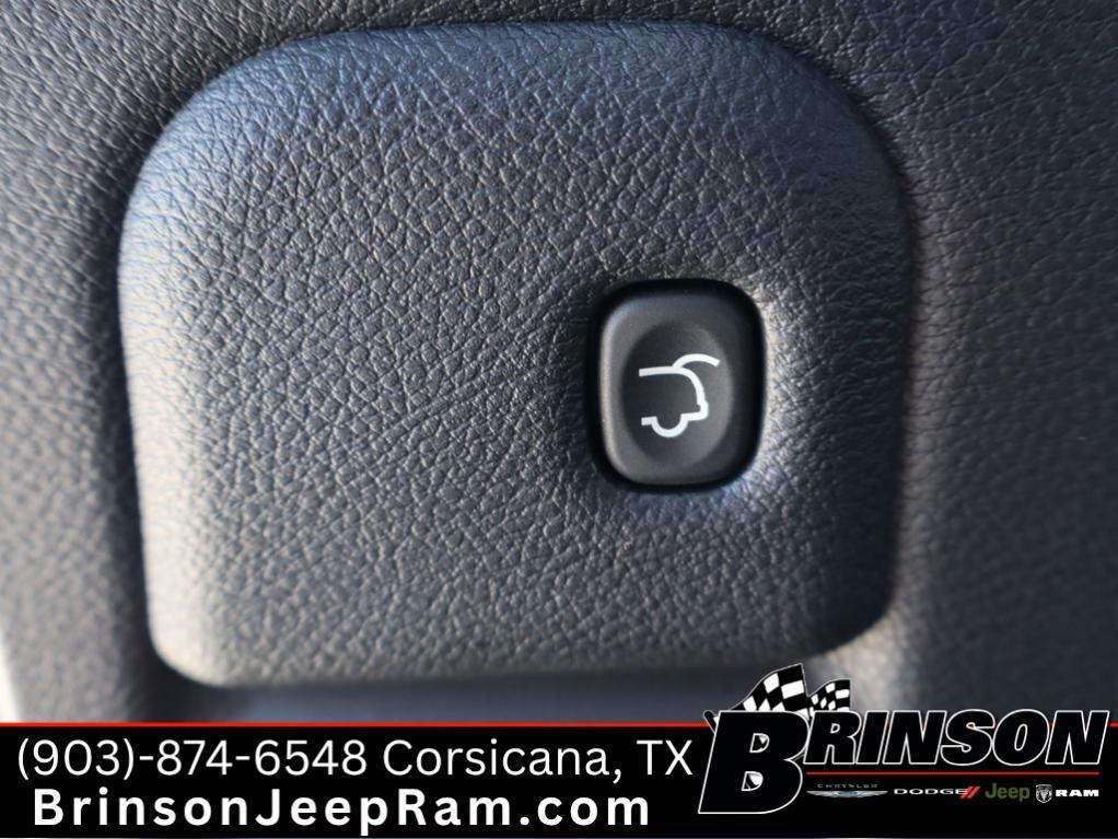 used 2022 Jeep Grand Cherokee WK car, priced at $24,921