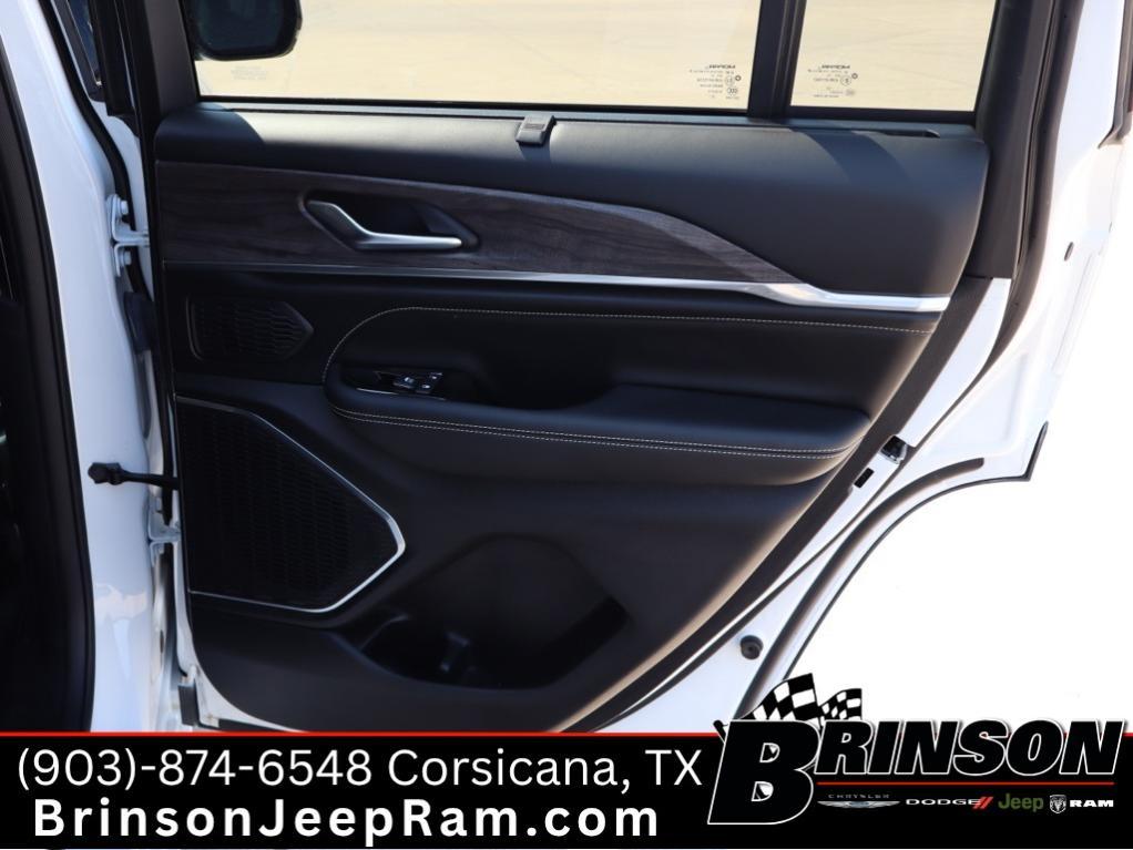 used 2023 Jeep Grand Cherokee car, priced at $40,389