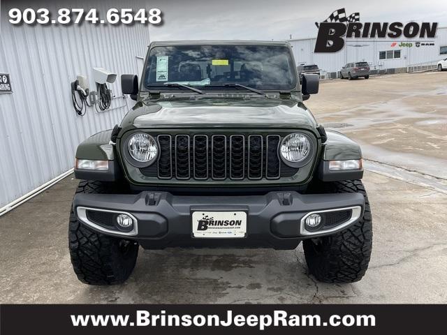 new 2024 Jeep Gladiator car, priced at $39,028