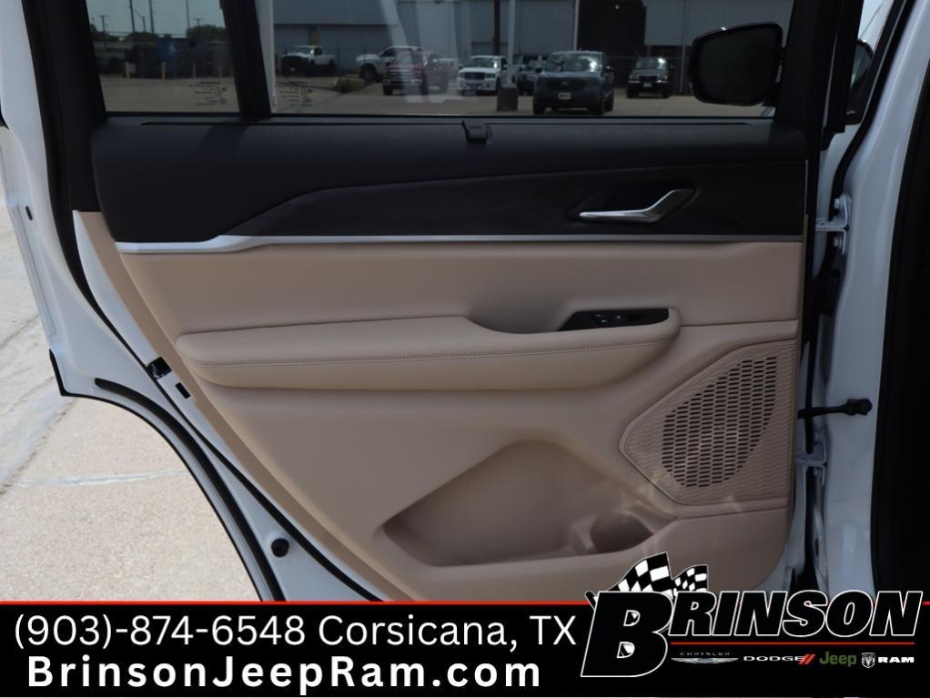 new 2025 Jeep Grand Cherokee L car, priced at $46,617