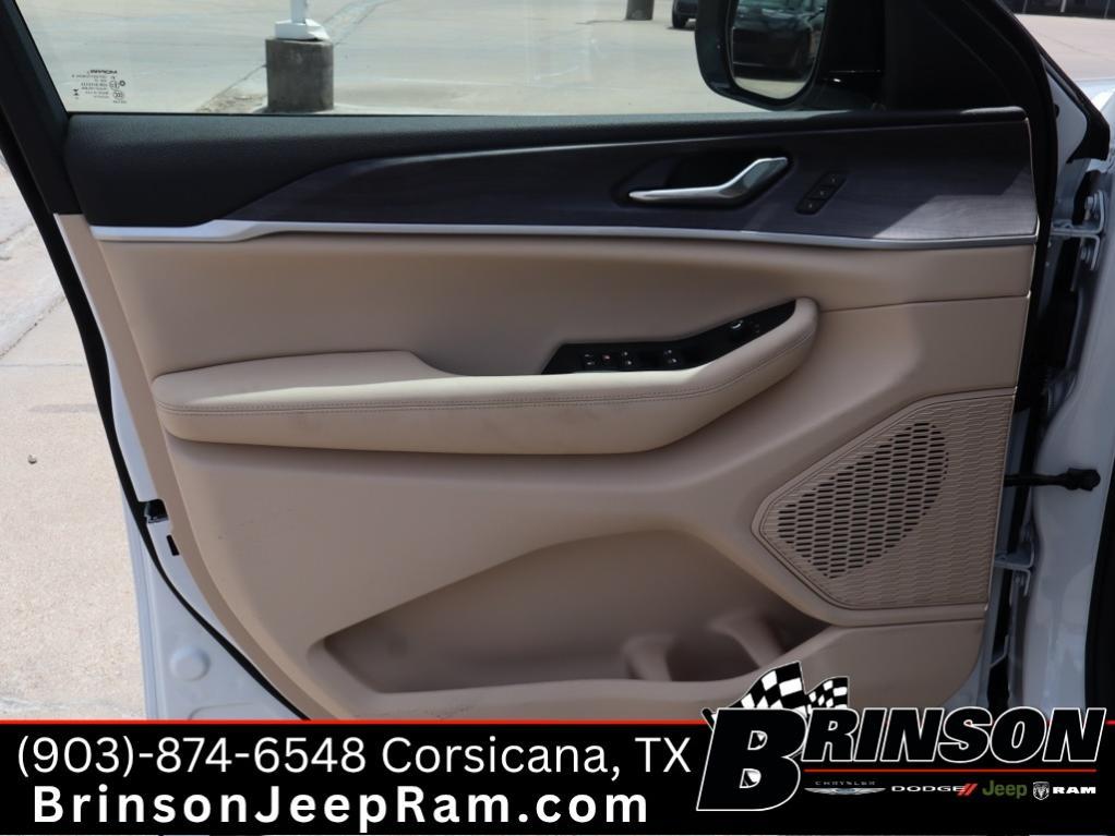new 2025 Jeep Grand Cherokee L car, priced at $46,617