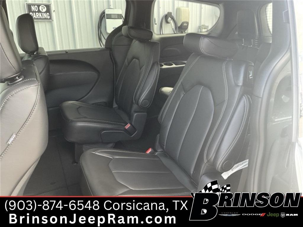 new 2025 Chrysler Pacifica car, priced at $41,311