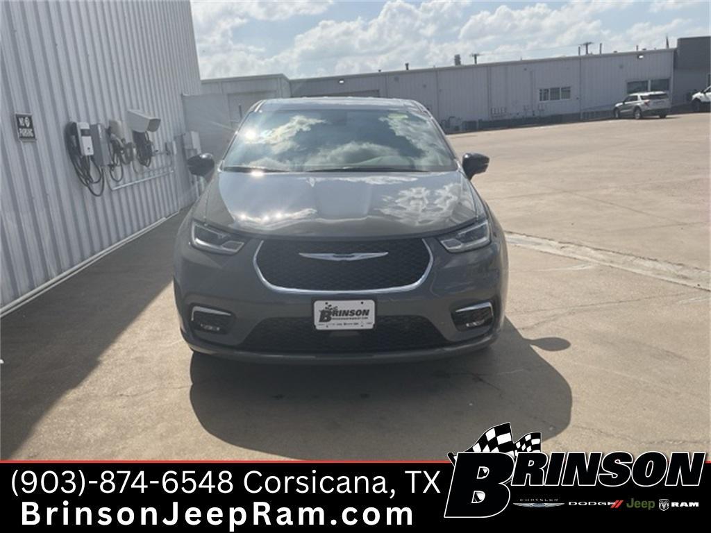 new 2025 Chrysler Pacifica car, priced at $41,311