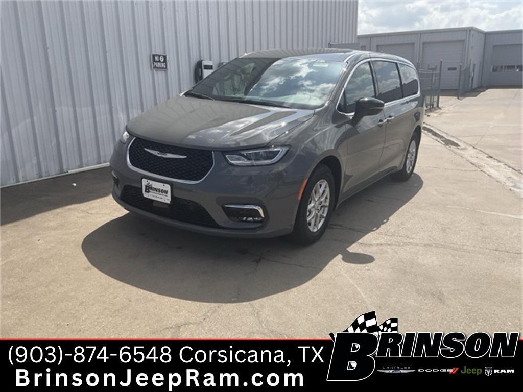 new 2025 Chrysler Pacifica car, priced at $43,311