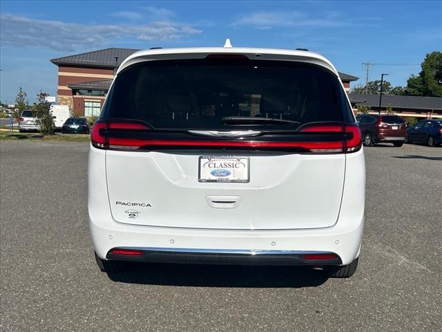 used 2022 Chrysler Pacifica car